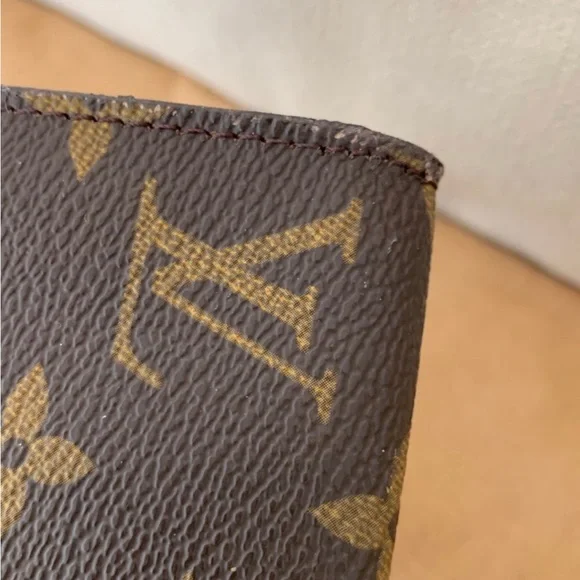 Louis Vuitton bucket pouch - Picture 2 of 5